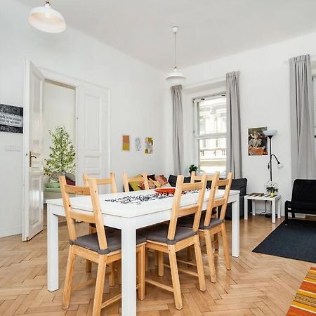 Bright, Spacious Apartment In The Historic Centre Prague Exterior photo